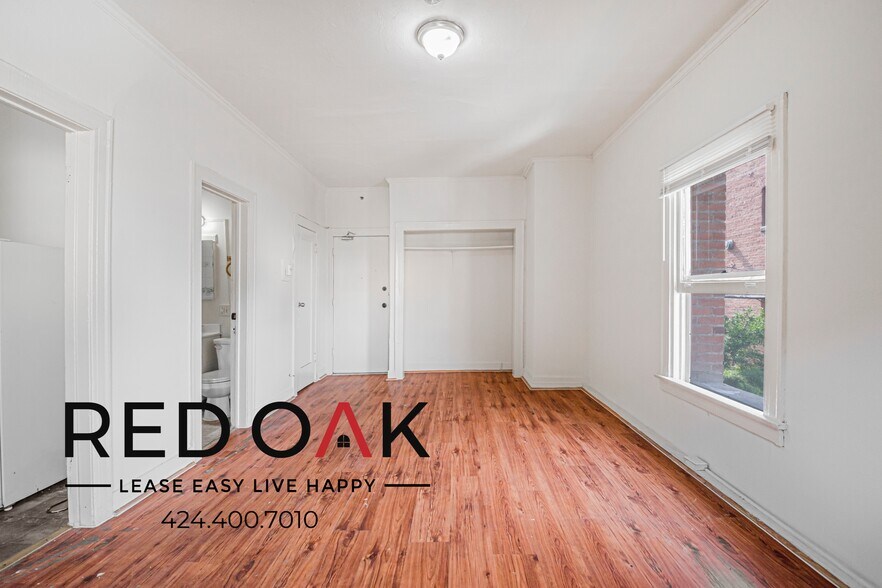 Building Photo - 443 S Catalina St