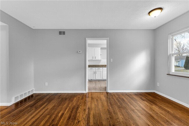 Building Photo - 13514 Emery Ave