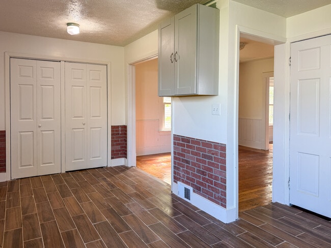 Building Photo - 336 W 29th St