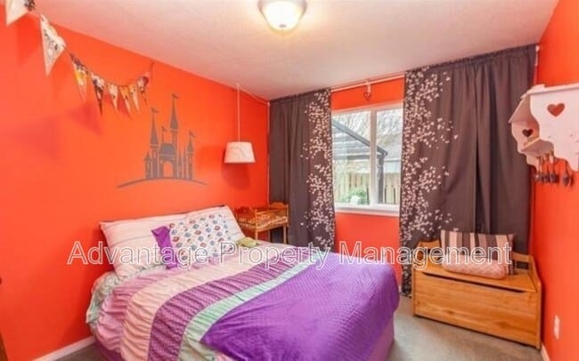 Building Photo - 3122 30th Ave SE