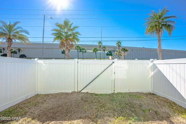 Building Photo - 7472 Shadow Lake Dr