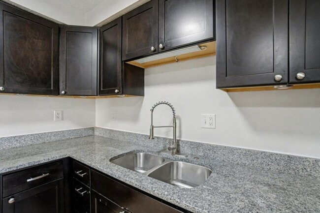 Building Photo - 7882 Lockport Blvd