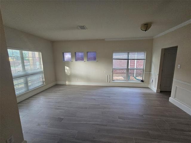 Building Photo - 8405 Luzerne Dr