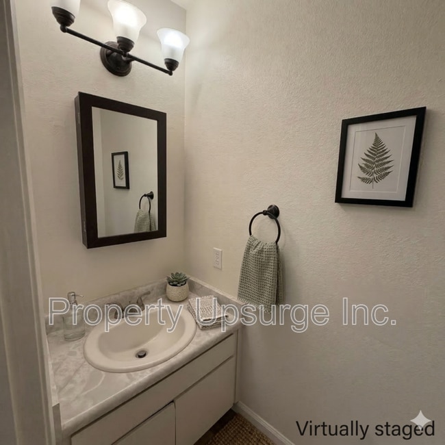 Building Photo - 1825 Roanoke Ave