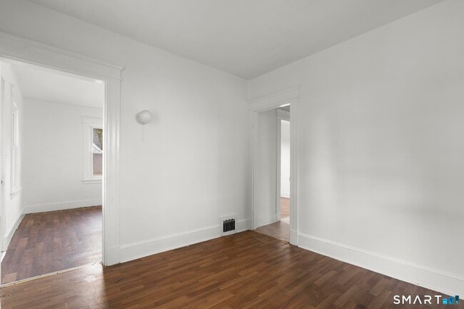 Building Photo - 97 Wall St