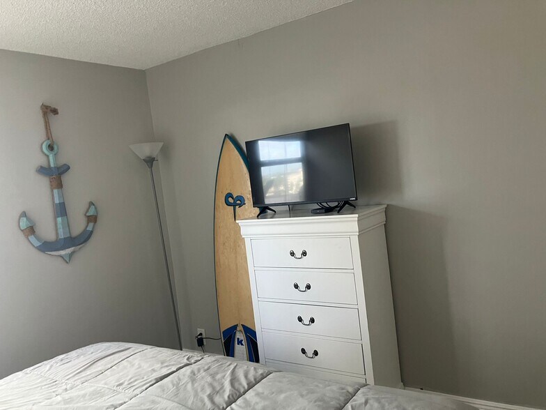 Building Photo - 111 Briny Ave