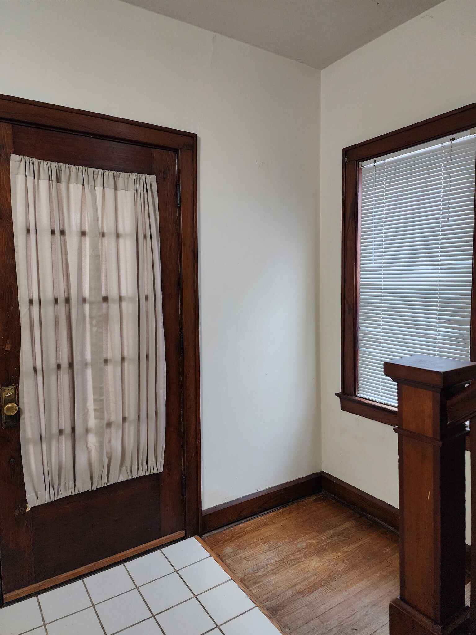 Building Photo - 1124 Lincoln Ave