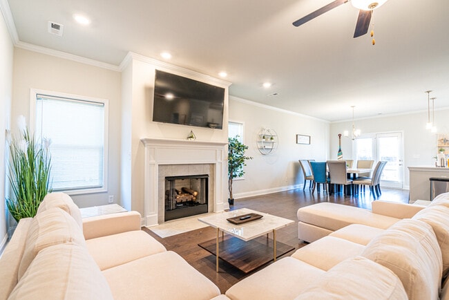 Building Photo - 16308 Trestle St