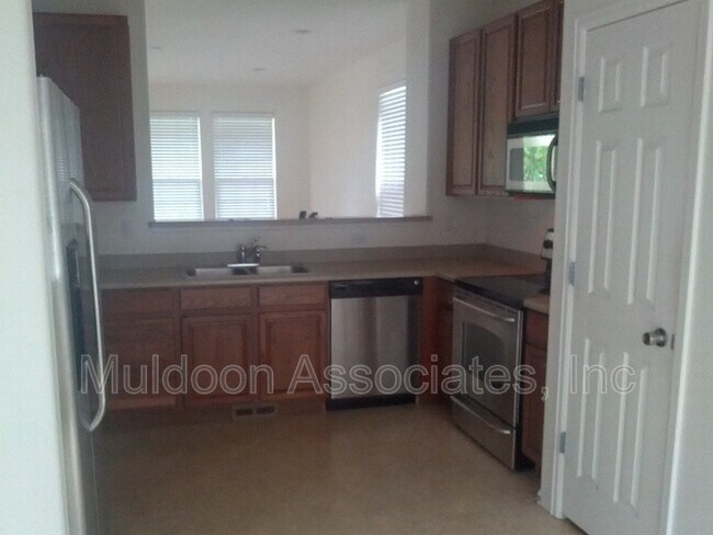 Building Photo - 2273 Falkirk Dr