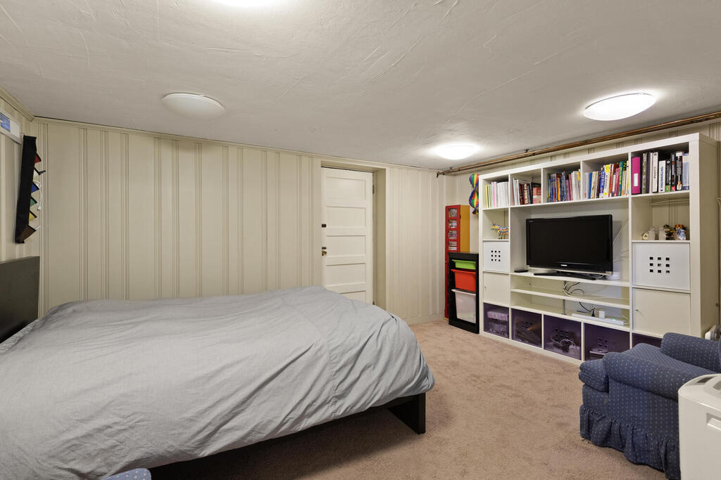 Building Photo - 12 Headland Way