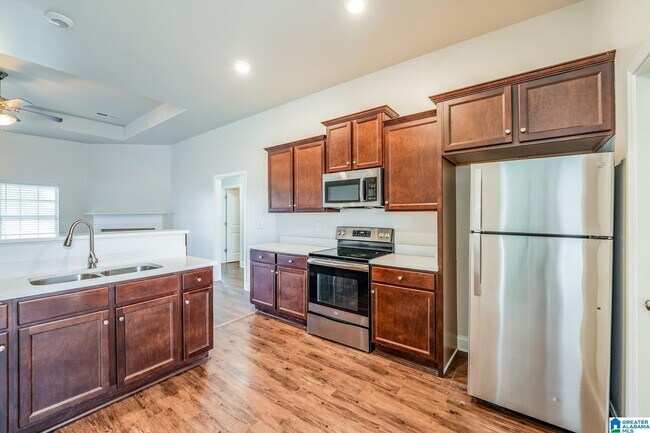 Building Photo - 950 Brookhaven Dr