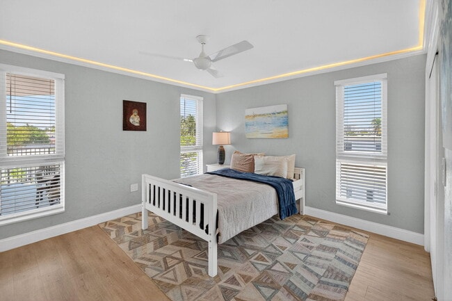 Building Photo - 8125 Crespi Blvd