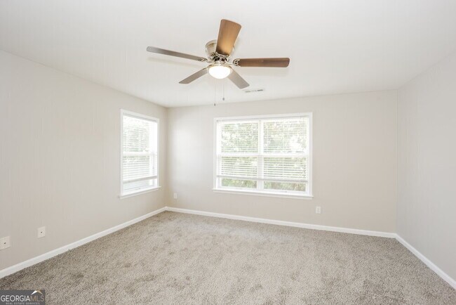 Building Photo - 30 Timber Ln