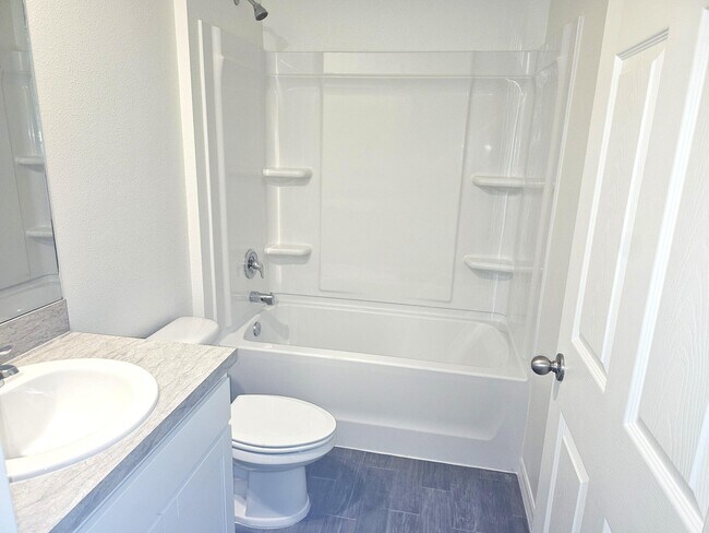 Building Photo - 3681 SW Haines St