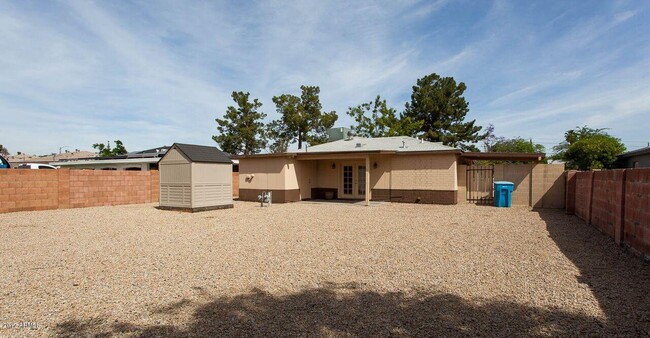 Building Photo - 1939 W Mulberry Dr