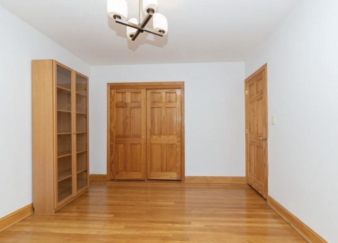 Smaller bedroom - 60 Sutherland Rd