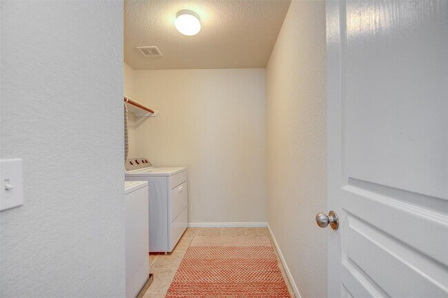 Building Photo - 6807 Alum Rock Ln