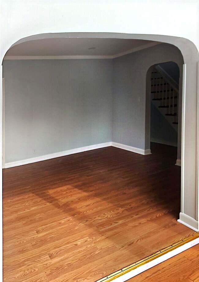 Building Photo - 9 W 15th St