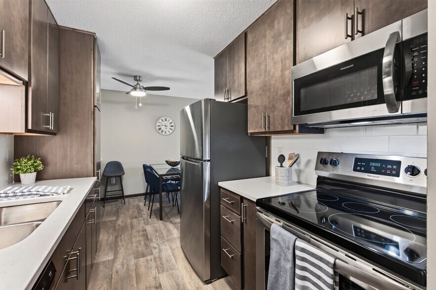 Interior Photo - Shoreview Grand