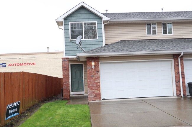 Primary Photo - 13920 NE 7th Ct