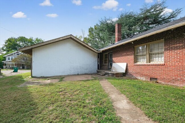 Building Photo - 322 Arlington Ave