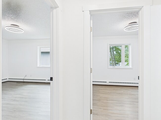 Building Photo - 2663 S Turner St