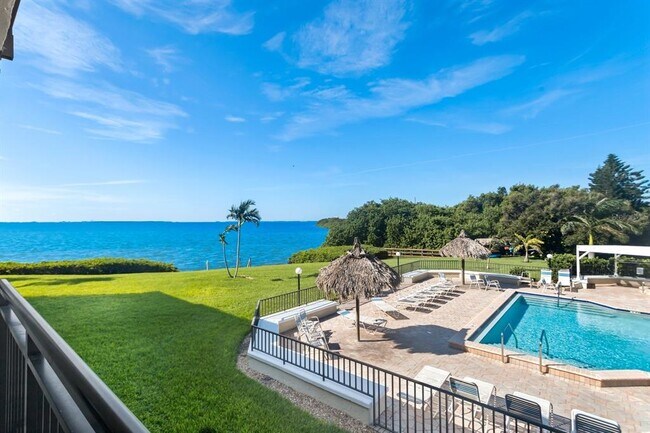 Primary Photo - 6372 Palma Del Mar Blvd S