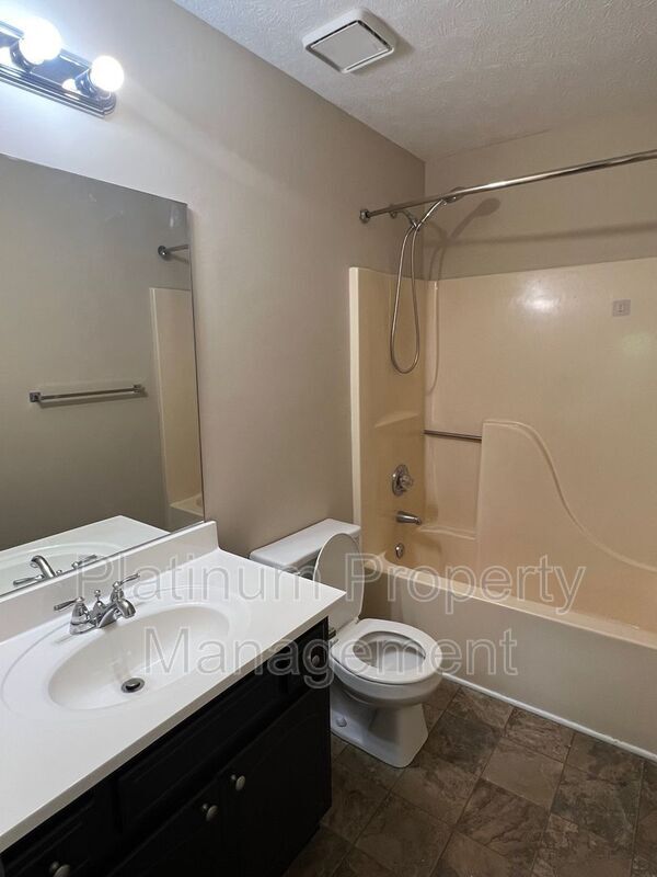 Building Photo - 119 Spring Ridge Dr
