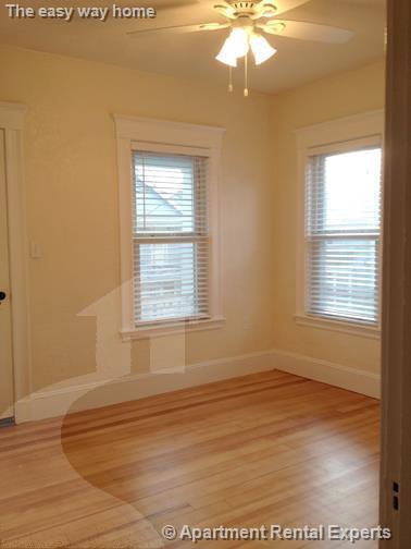 Building Photo - Medford/Tufts 2+ Bedroom - Dishwasher - La...