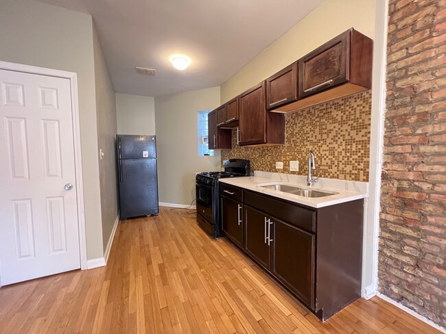 Building Photo - 5710 S Michigan Ave