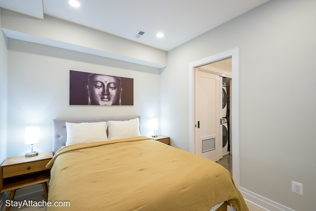 Building Photo - 2301 Ontario Rd NW