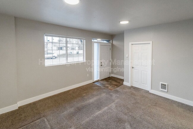 Building Photo - 2229 E Boone Ave