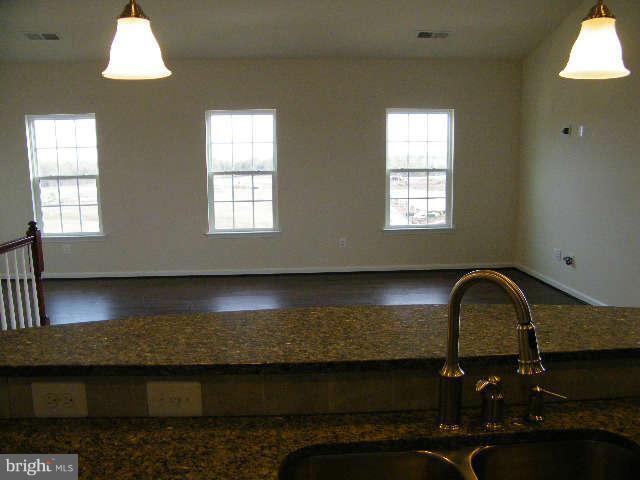 Building Photo - 42577 Burbank Terrace