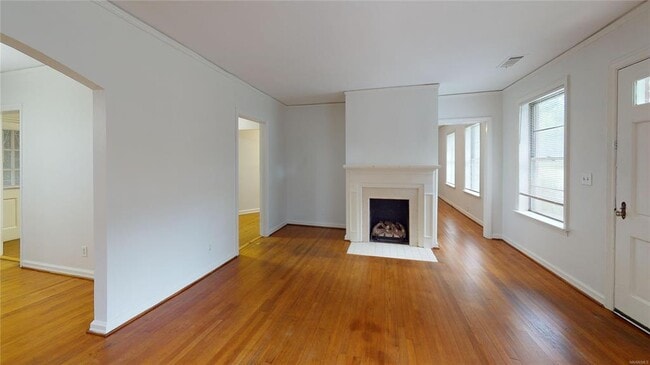 Building Photo - 900 E Edgemont Ave