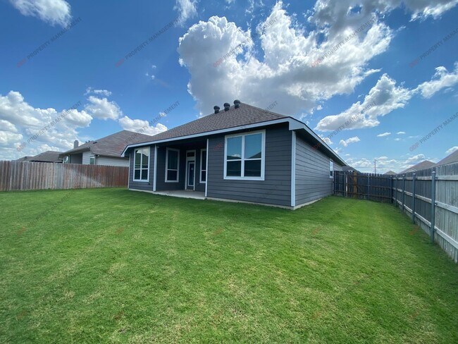 Building Photo - 3 Bed|2 Bath- plus Study in Belton ISD - $...