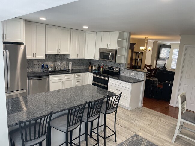 Building Photo - 6108 Castletown Way