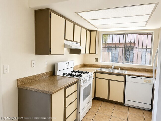 Building Photo - 4338 Caliente St