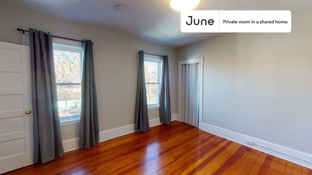 Building Photo - Room in Shared 3 bed/1 bath home