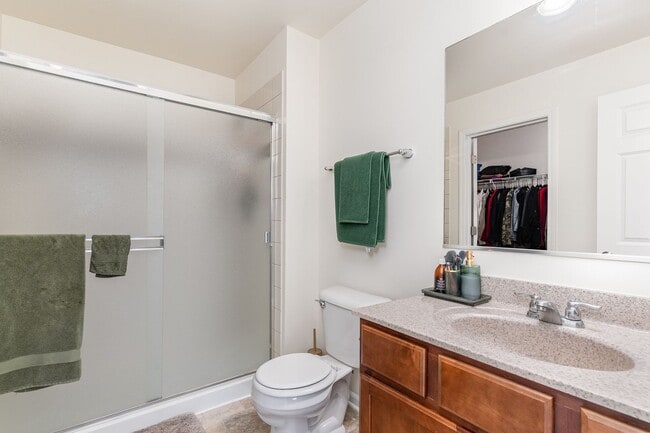 Building Photo - Gorgeous 3 Bed Townhome in Orland Park