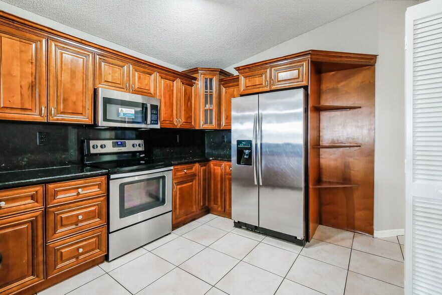 Building Photo - 11657 SW 144th Ave