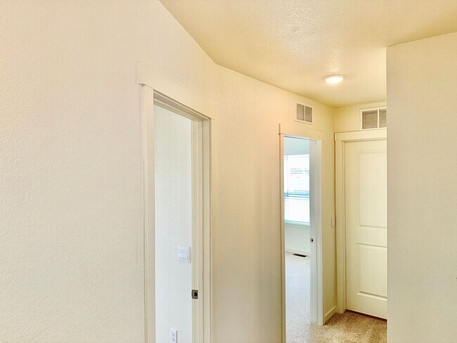 Building Photo - Beautiful 2 Year Old Home In Monument, with Easy Access to I-25, Amazing Views All Around!