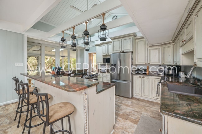 Building Photo - Bayou-Front Home w/ Dock