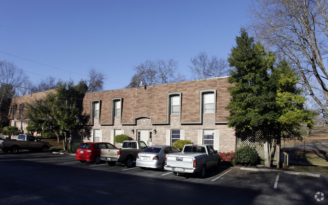 Primary Photo - Castle Terrace Apartments