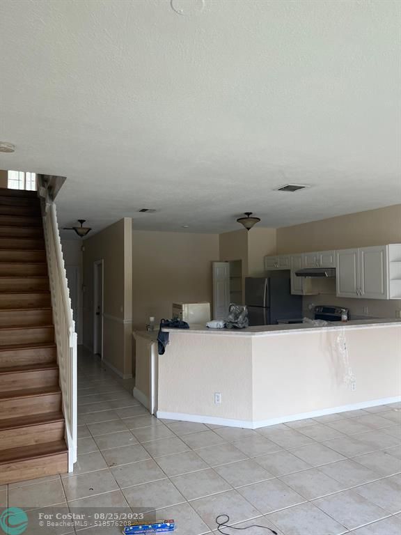 Building Photo - 7431 SW 8th Ct