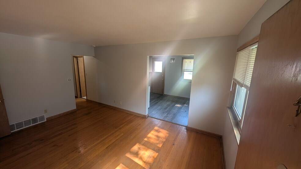 Primary Photo - 7259 W Lakefield Dr