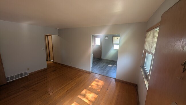 Building Photo - 7259 W Lakefield Dr