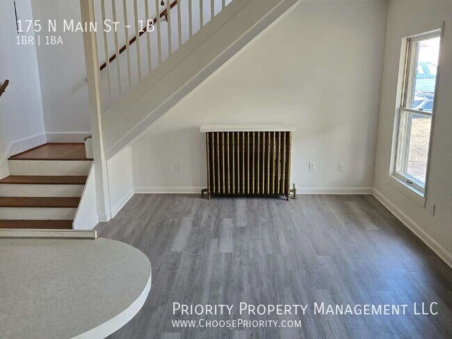 Building Photo - 175 N Main St