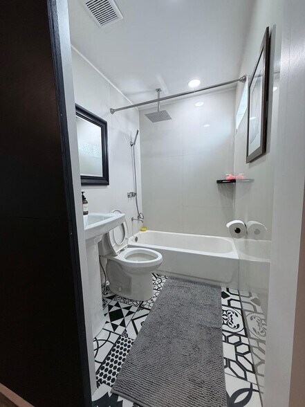 Building Photo - 5416 NW 190th St