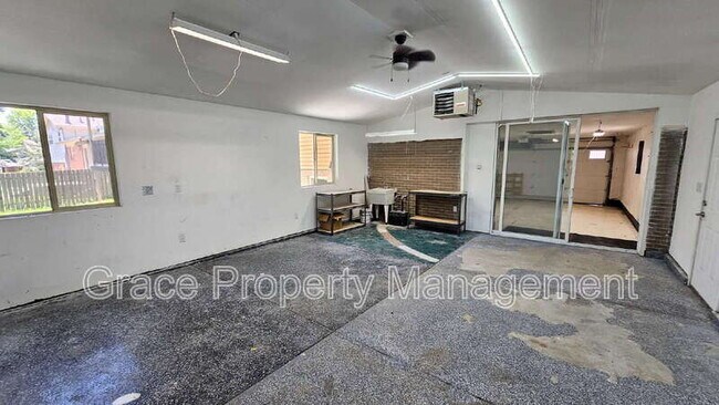 Building Photo - 10928 Patterson Ct