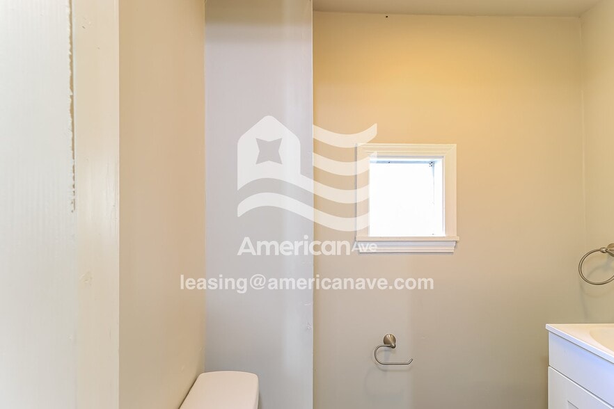 Building Photo - 23790 Tuscany Ave